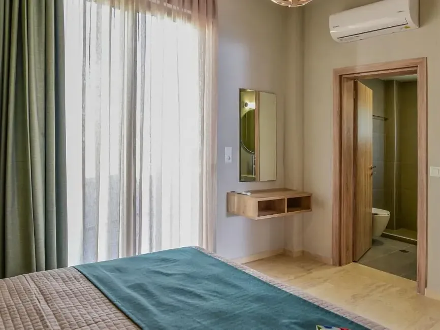 EVA00master bedroom